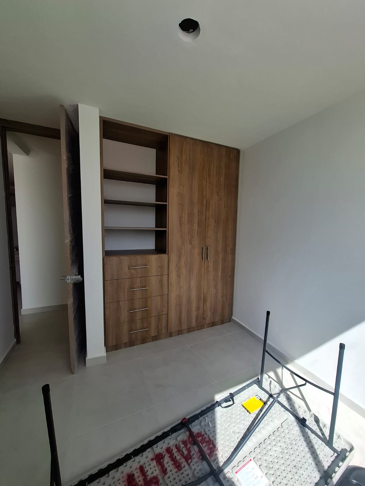 Closet de madera a la medida